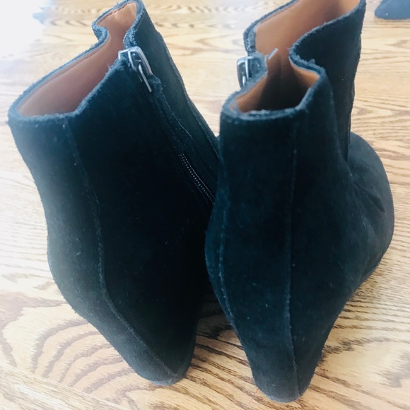 Boots - Picture 5 of 6